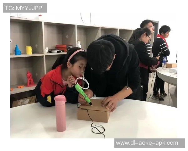 探索纯黑色足球的魅力与科技创新带来的运动体验新风尚 探索纯黑色足球的魅力与科技创新带来的运动体验新风尚